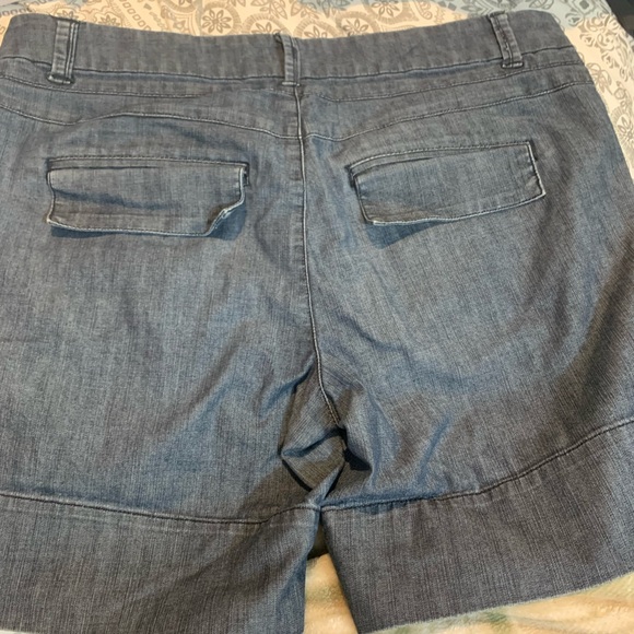 Ladies CP designs shorts - Picture 3 of 3